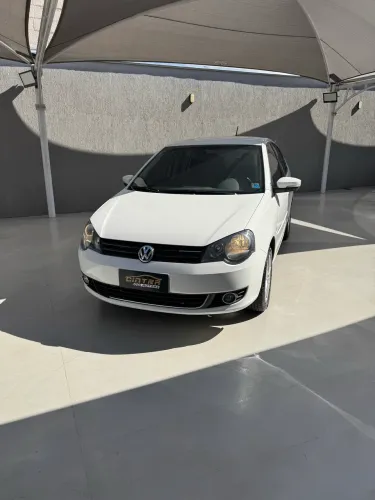 Volkswagen Polo Sed. Comfort. 1.6 MI Tot. Flex 8V 2014