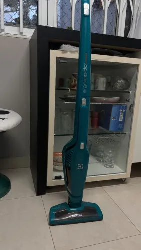 Aspirador Electrolux Erg 22 para trocar baterias