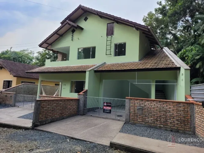 CASA RESIDENCIAL em JOINVILLE - SC, PIRABEIRABA (PIRABEIRABA)