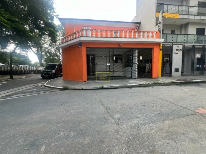 Loja térrea com estacionamento ao lado do Shopping Tatuapé
