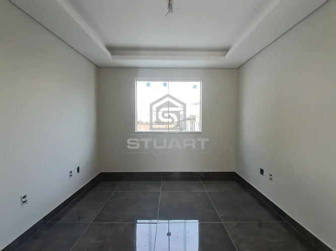 Apartamento com 2 quartos, suíte e 1 vaga no Candelária!