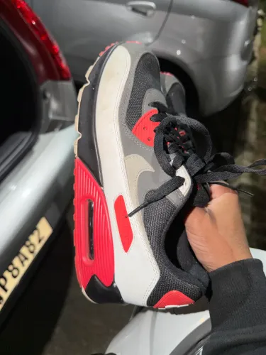 Vendo tênis air max 90 e fila