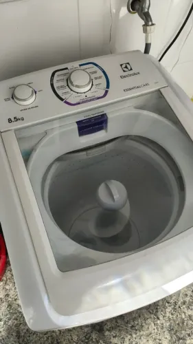 Lavadora Electrolux EssentialCare 8,5kg 220V em Excelentes Condições
