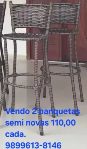 Vende- se 2 banquetas semi novas 110,00 cada, *.