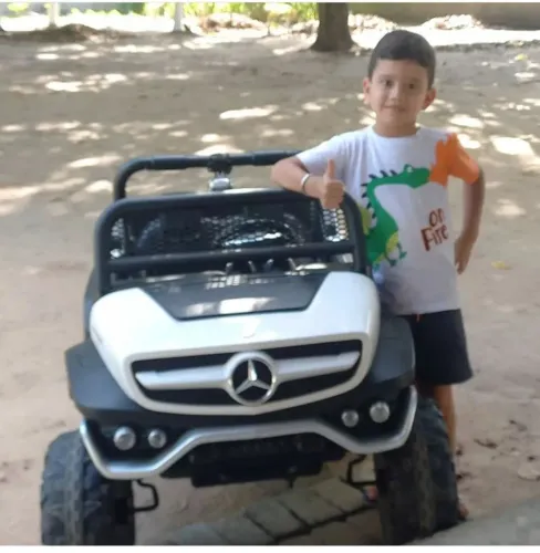 Carro Infantil Elétrico Unimog 