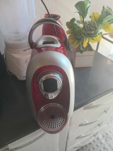 Vendo essa cafeteira três coração
