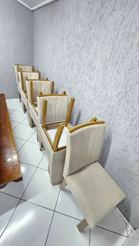 VENDO CONJUNTO DE CADEIRAS 
