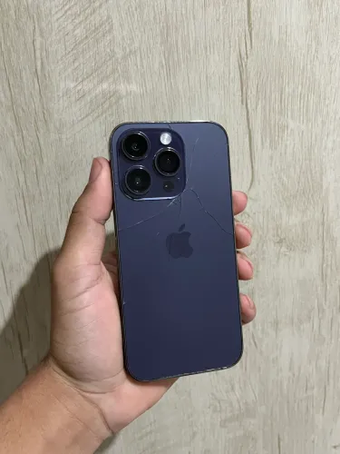 iPhone 14 Pro roxo
