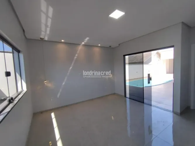 Casa à Venda em Zanella, Renascença - PR
