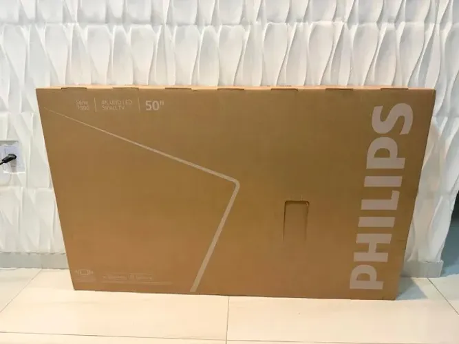 (NOVA E LACRADA) Smart Tv Philips 50" 4K LED UHD HDR10+ Comando de Voz 50PUG7300