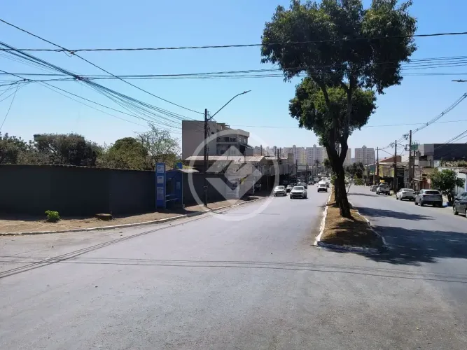 Terreno Comercial de Esquina na Avenida Inhumas - Vila Regina codigo: 358794