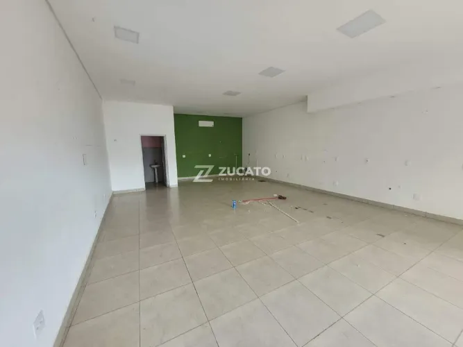 Loja comercial para alugar em Uberaba/MG (80m²) | Portão eletrônico | 2 vagas