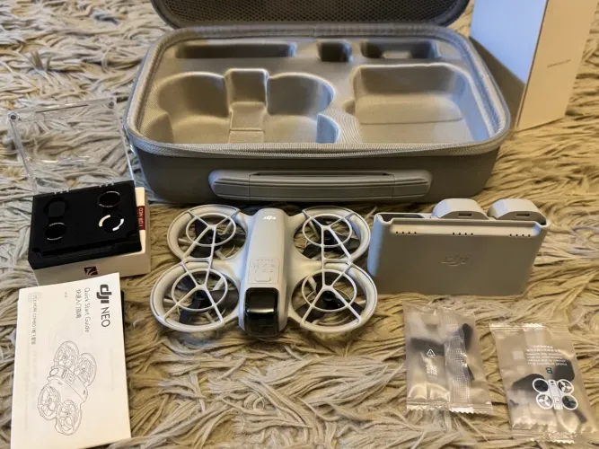 Pilote com o Celular-Drone DJI NEO