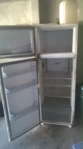 Vende geladeira funcionando perfeitamente