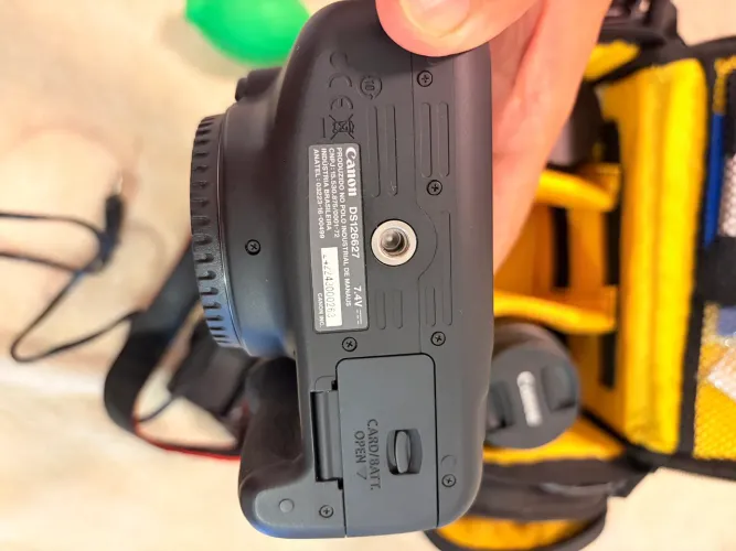 Câmera Canon Eos Rebel T6 c/ Lentes 