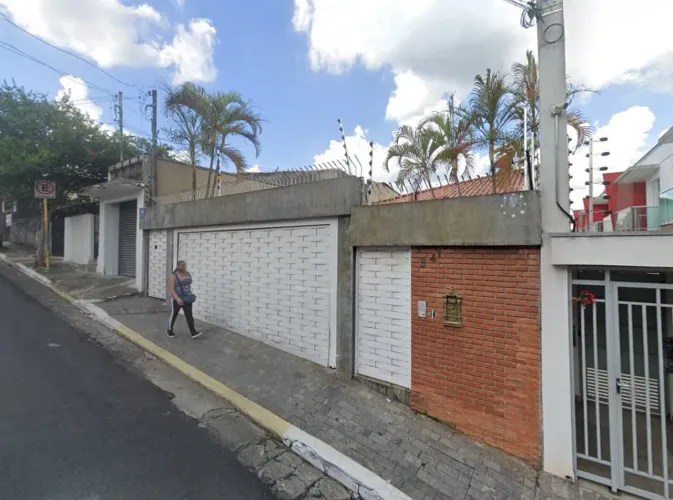 Casa comercial na Rua Aburá, 841 409 m²