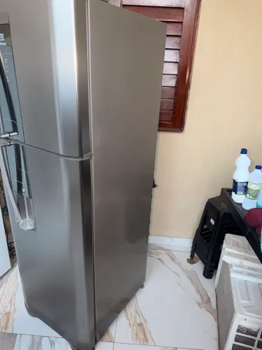 Geladeira Eletrolux 380 litros inox bem conservada zap *