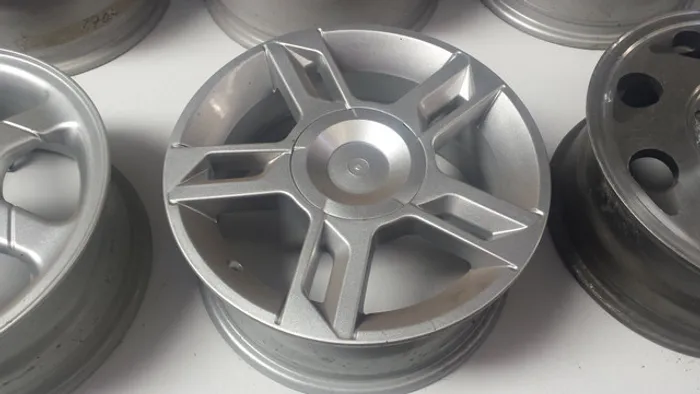 Roda aro 14 Fiat Palio modelo Stilo abarth Prata 4X98 jogo