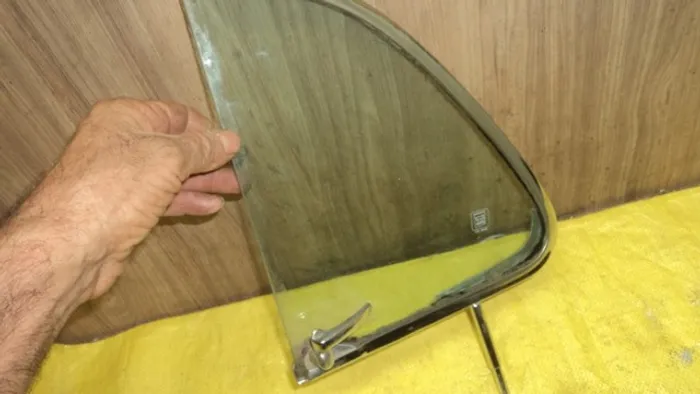 kits 2 peças uso fusca ;guebra vento ;2 suporti parachogue metal
