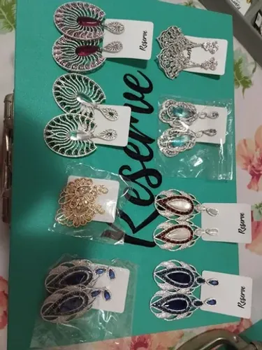 Lindas argolas em pedrarias originais 