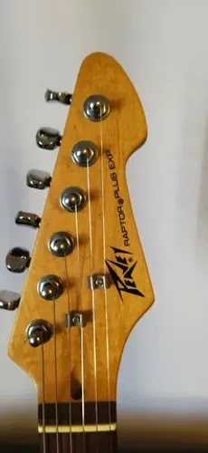 Guitarra Peavey Raptor Plus Exp Nova - Leia a descrição