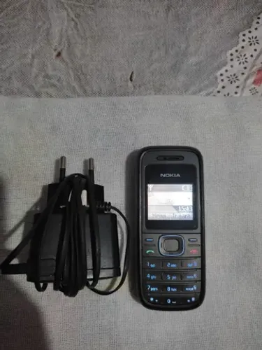 Celular antigo Nokia.