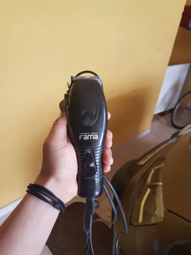 Máquina de cortar cabelo SEM PENTES em Samambaia Sul 