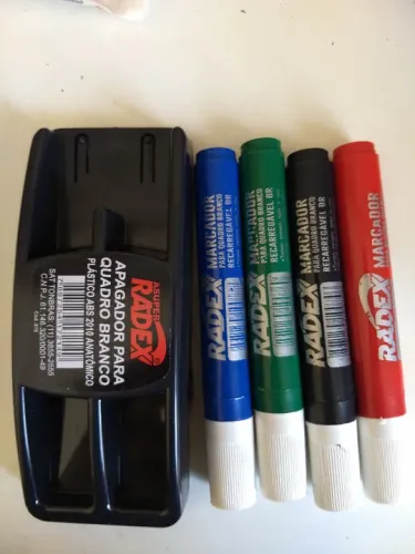 Conjunto De Marcadores E Apagador Para Quadro Branco