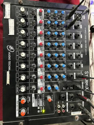 Mesa de som 8 canais ótimo estado
