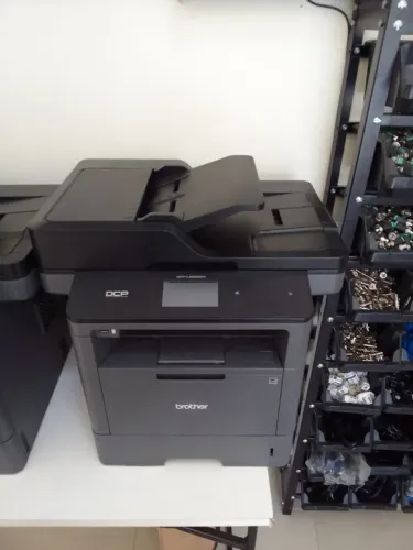 Brother DCP-5652DN semi nova