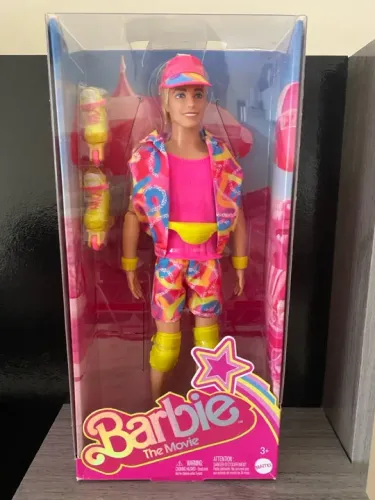 Boneco Ken Barbie the movie patins articulado 