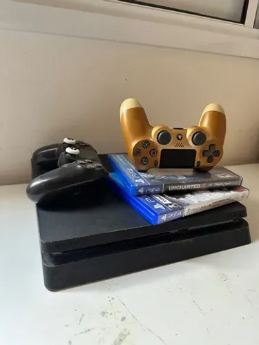PlayStation 4 slim
