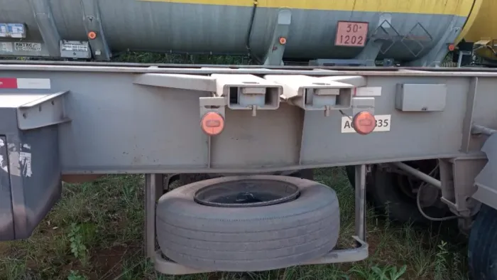 SEMI REBOBQUE  SR/NOMA 2007/2007 ( porta container com 12 pinos)