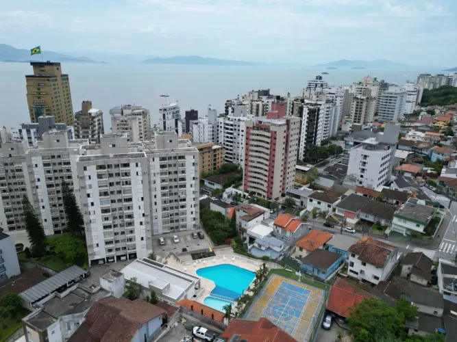 TEMPORADA Beira Mar 4 pessoas 1 quadra shopping - Valor diária. 