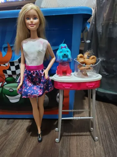 Barbie e cachorrinhos