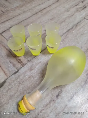 Conjunto de copos para licor italiano.