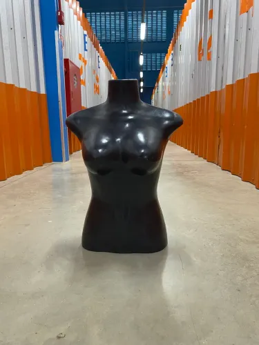 Manequim busto / Plástico preto / tamanho 40 / M