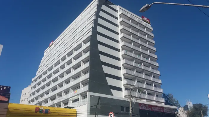 SALAS COMERCIAIS à venda com 43.91m² por R$ 400.000,00 no bairro Água Verde - CURITIBA / P