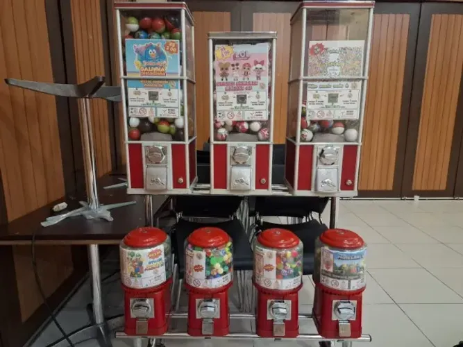 Maquina de bolinhas instalada e funcionando