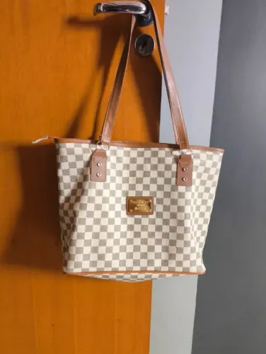 BOLSA EM COURINHO TAMANHO GRANDE NOVA