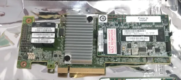 Controladora RAID M5200 