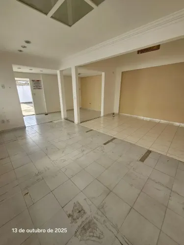 ALUGO Sala Comercial nos Bancários próximo a Praça da Paz