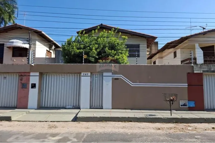 Excelente casa duplex solta no bairro Lagoa Sapiranga (Coité)