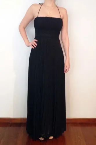 Vestido longo preto plissado