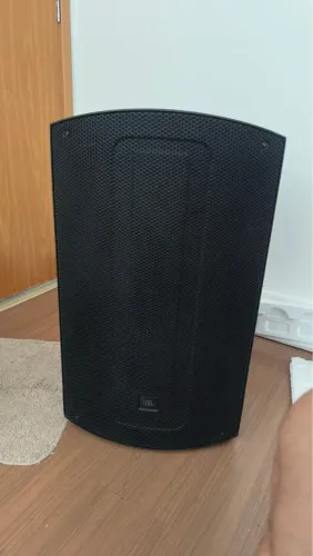 Caixa De Som Ativa Jbl Max 15 com defeito! 350 Wrms Com Bluetooth E Cor Preto 110v/220v 