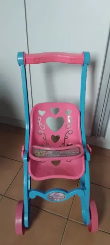 Carrinho de boneca