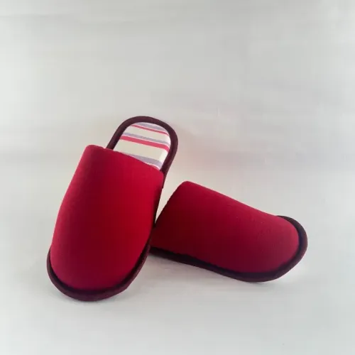 Pantufa Chinelo de Quarto Lines Vinho Branco Unissex Estilo e Conforto em Casa - P (35/36)