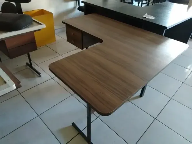 produto novo - mesa L cor castaine - frete grátis