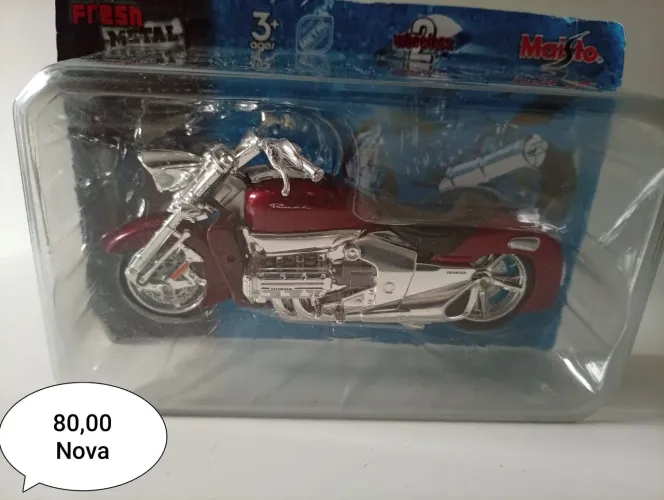 Carrinhos colecionáveis 