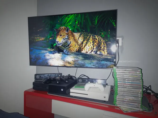 XBOX ONE 500 GB + 2 controles + 12 jogos + kinect